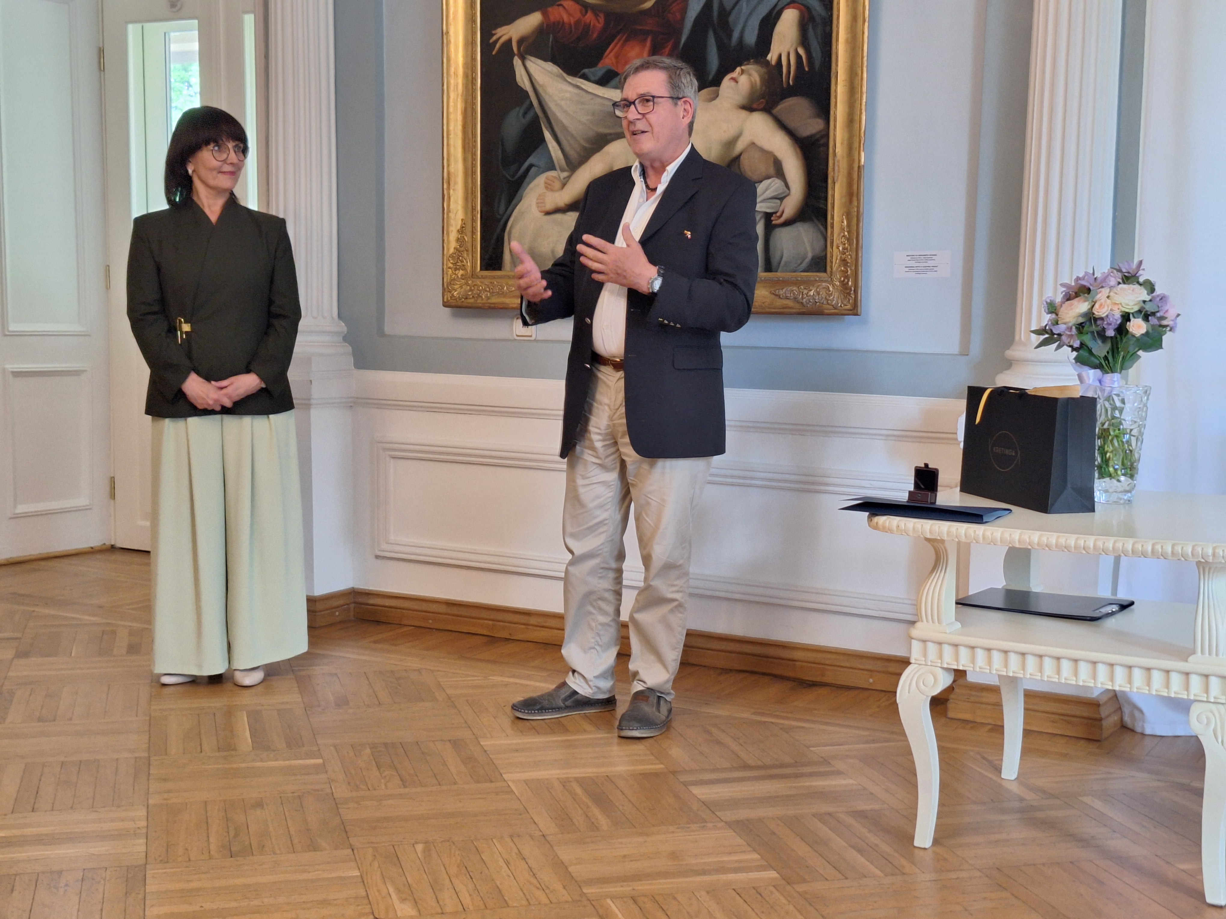 Pasveikinta pirmoji Kretingos rajono garbės ambasadorė Pasveikinta pirmoji Kretingos rajono garbės ambasadorė