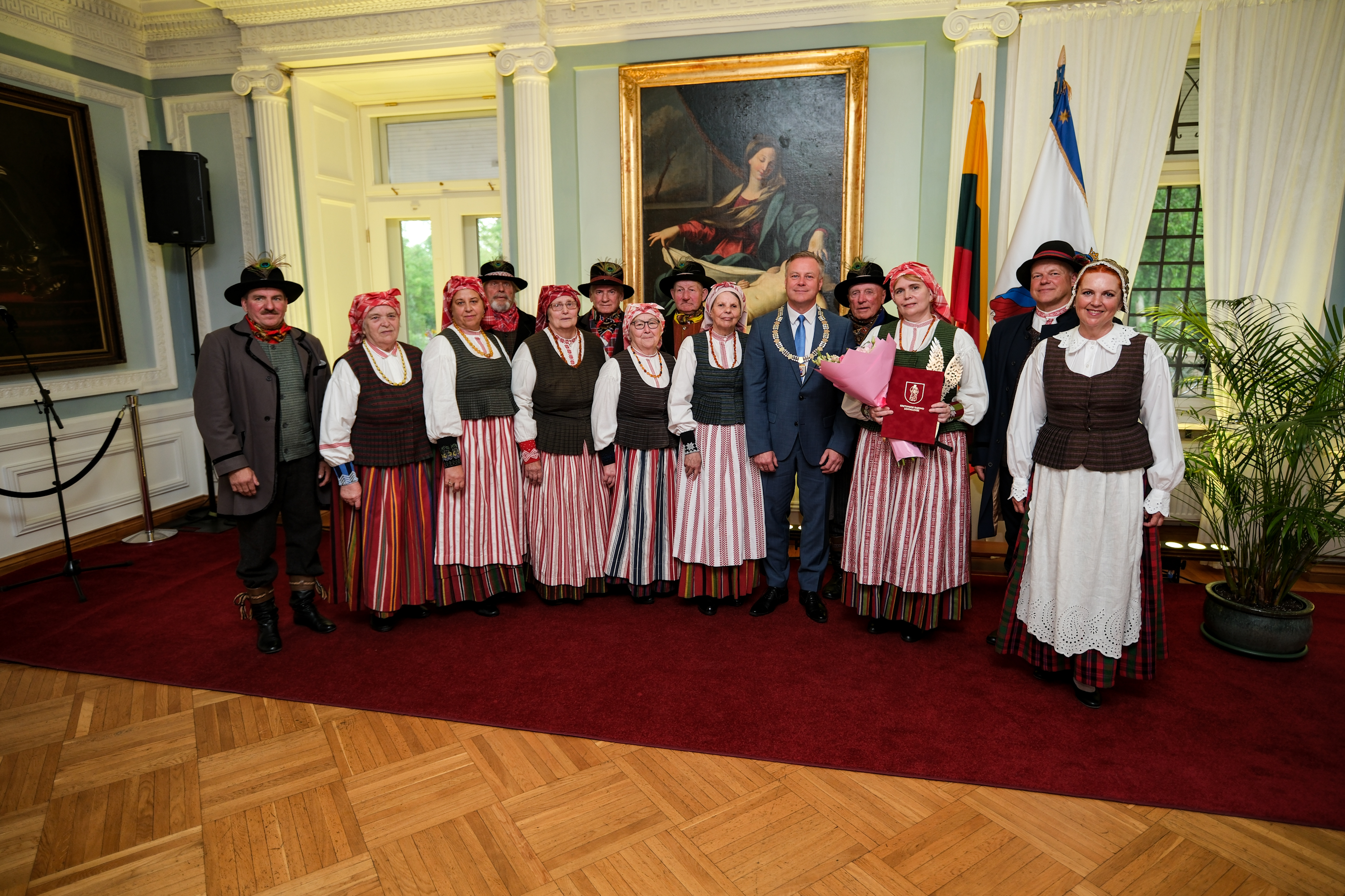Dvariškoje aplinkoje pagerbti ir apdovanoti Kultūros ir meno premijų laureatai Dvariškoje aplinkoje pagerbti ir apdovanoti Kultūros ir meno premijų laureatai