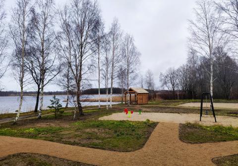Sutvarkyta Lazdininkų tvenkinio pakrantė