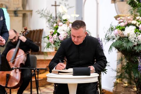 Nusipelniusiam dvasininkui suteiktas Kretingos rajono Garbės piliečio vardas