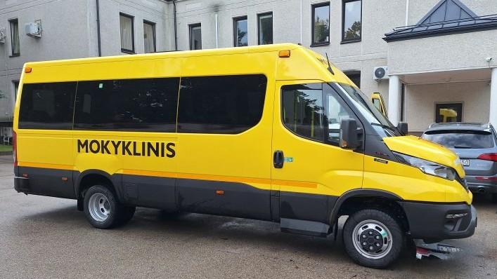 Kretingos M. Daujoto progimnazijai – naujas mokyklinis mikroautobusas
