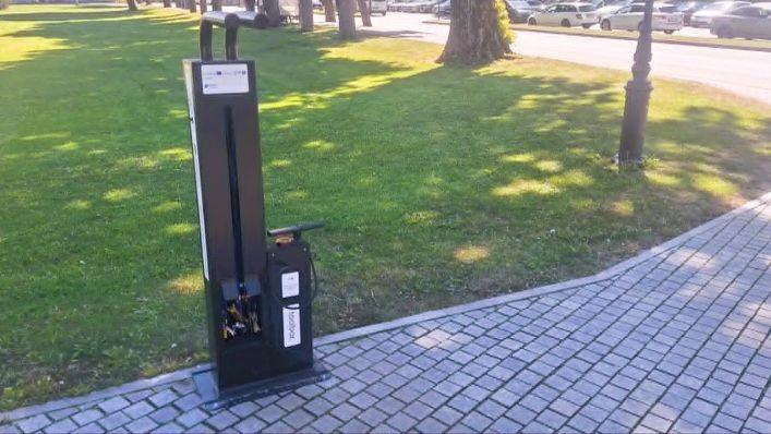 Kretingos miesto centre įrengta dviračių remonto stotelė
