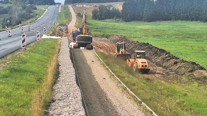Atnaujinti pėsčiųjų ir dviračių tako statybos darbai